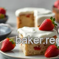 How to Bake Strawberry Cake with Creamy Frosting: A Delicious Treat!