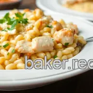 Quick Cheesy Chicken Orzo Bake Delight